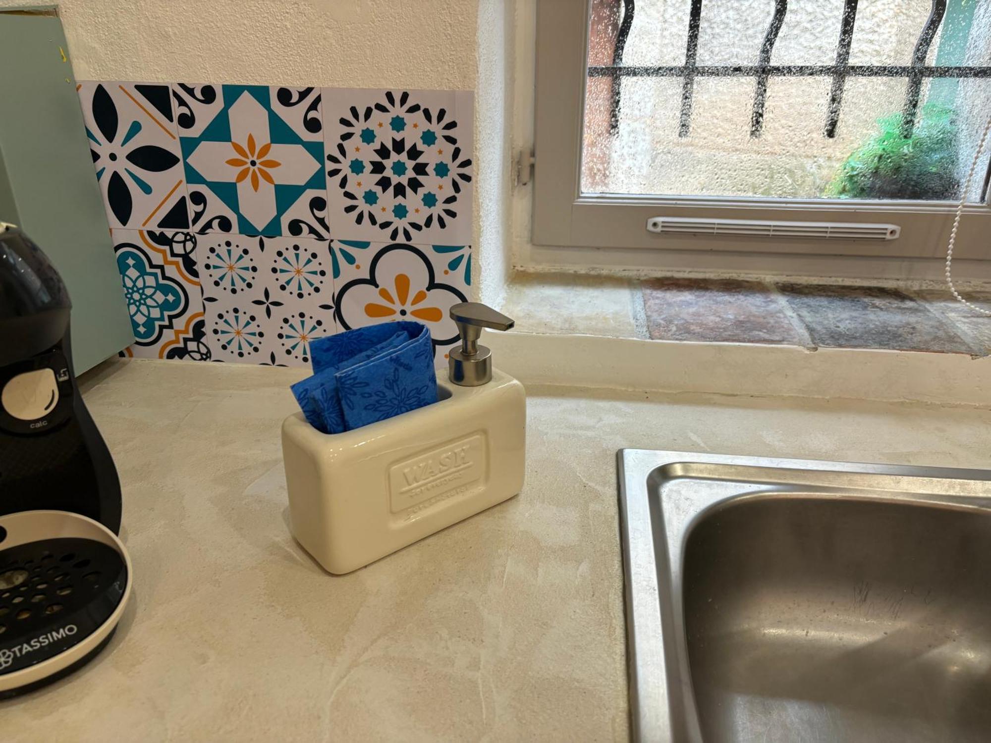 Cosy Flat In The Heart Of Village Valbonne